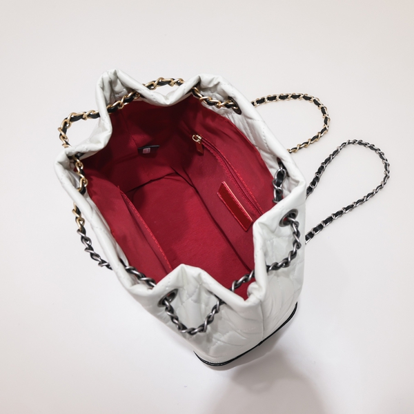 シャネルバッグ着用イメージ